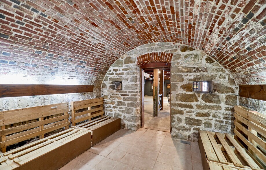 113 W 5th St, Hermann, MO à vendre - Photo du bâtiment - Image 2 de 19