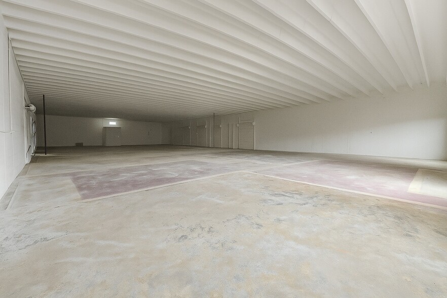 661 NE 42nd St, Deerfield Beach, FL for lease - Building Photo - Image 3 of 5