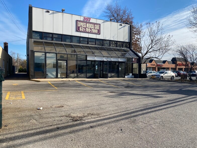 357 Broadway, Amityville, NY for lease - Building Photo - Image 2 of 8