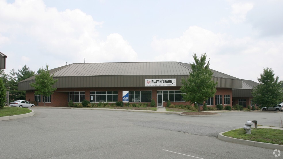 519-525 Branchway Rd, North Chesterfield, VA à louer - Photo du bâtiment - Image 3 de 20