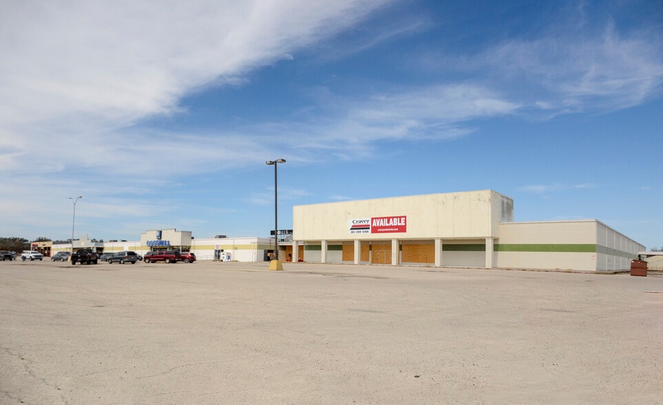 1501 E Main St, Alice, TX à louer - Photo du bâtiment - Image 1 de 5