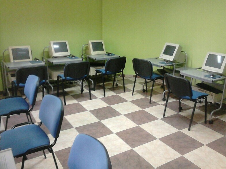 Bureau dans Cáceres, Cáceres à vendre - Photo du bâtiment - Image 3 de 5