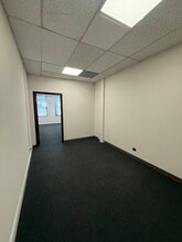 3200-3206 N Lincoln Ave, Chicago, IL for lease Interior Photo- Image 2 of 4