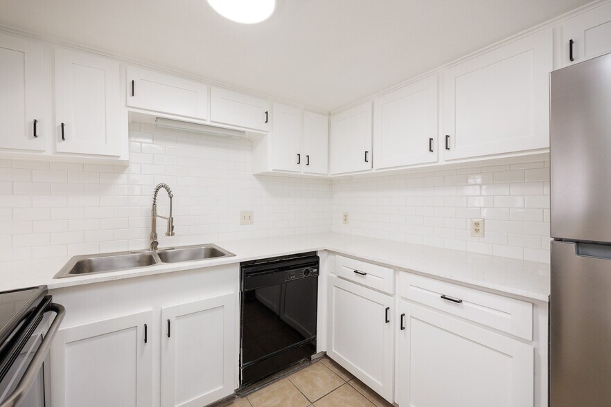 801 S Carancahua St, Corpus Christi, TX à vendre - Photo du bâtiment - Image 2 de 36