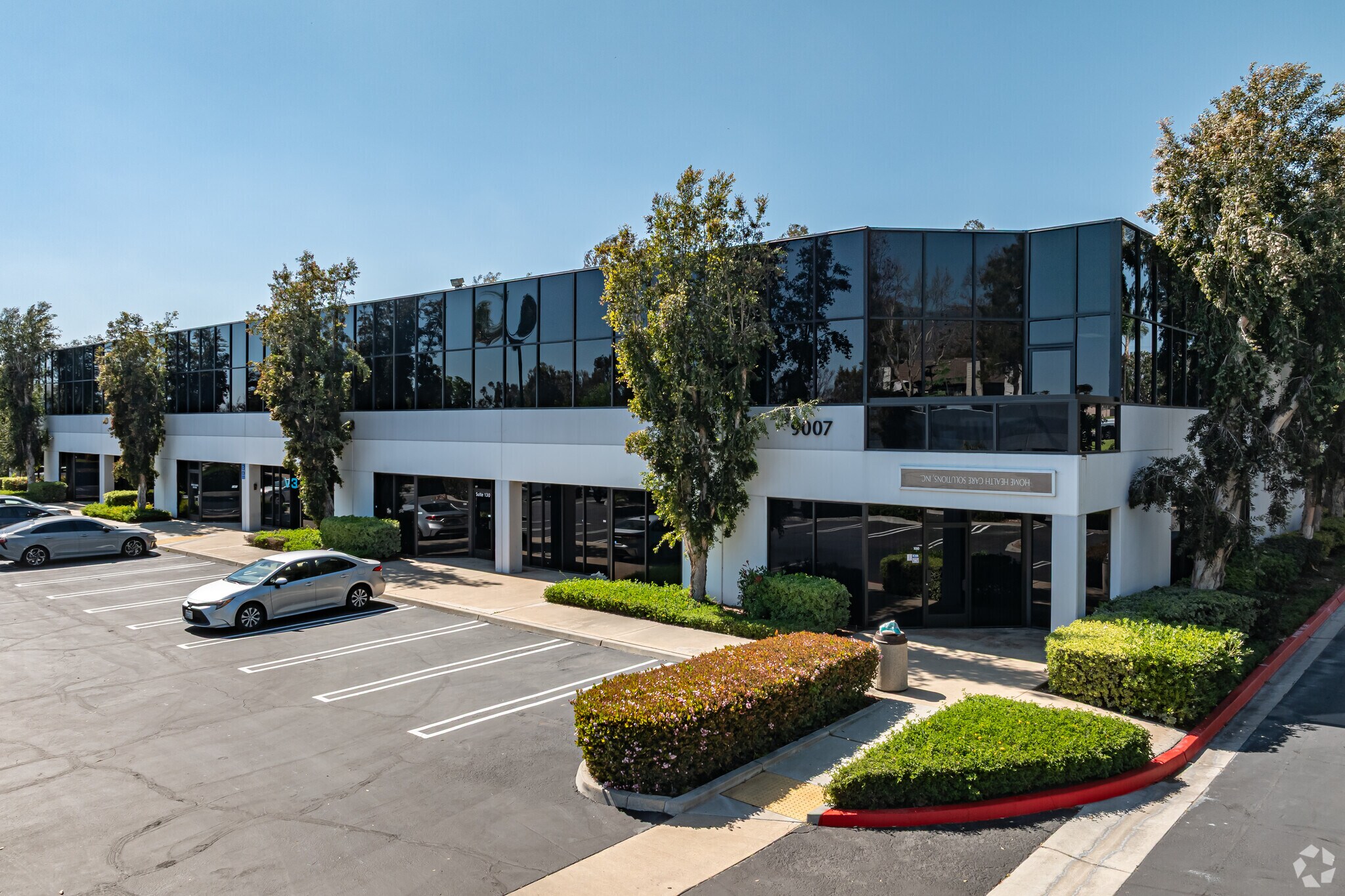 9007 Arrow Rt, Rancho Cucamonga, CA à vendre Photo principale- Image 1 de 21