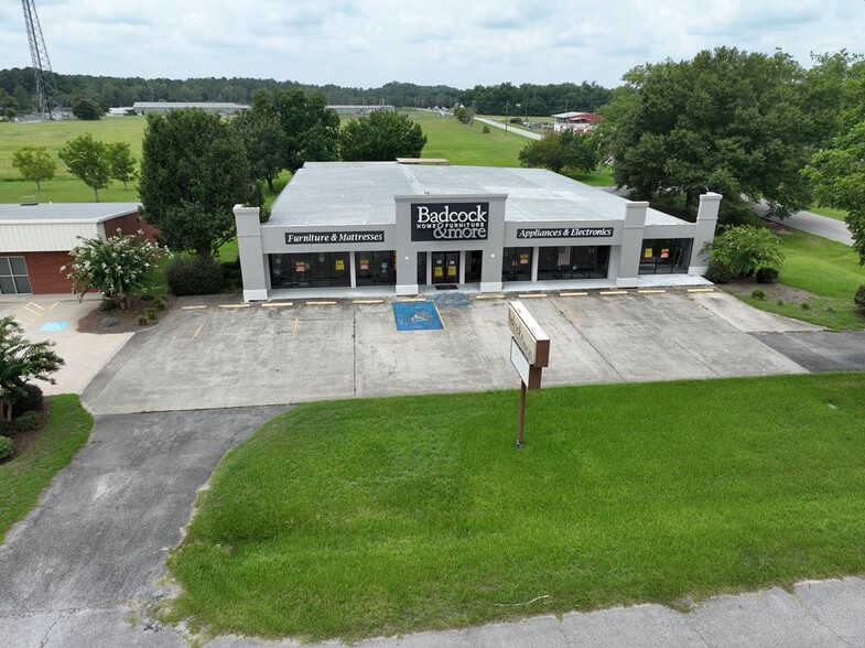 909 Veterans blvd, Glennville, GA à vendre - Photo du b timent - Image 1 de 13