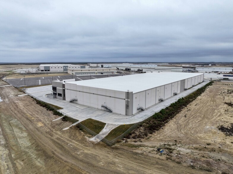 15104 Fatima Dr, Laredo, TX for lease - Building Photo - Image 3 of 6