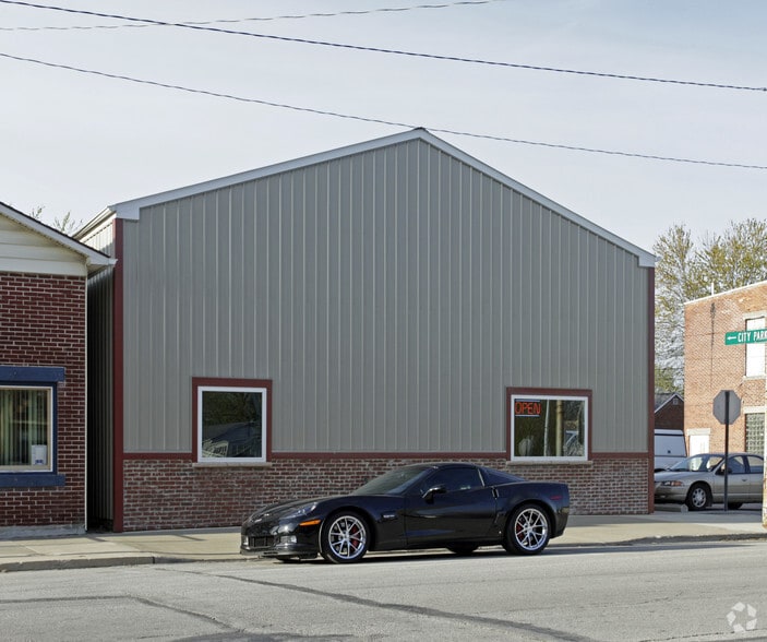 101 E Main St, Wayne, OH for sale - Building Photo - Image 2 of 2