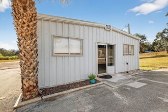 1033 Hooks St, Clermont, FL for lease Interior Photo- Image 1 of 10