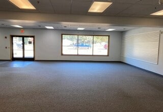 11620 Crooked Lake Blvd NW, Coon Rapids, MN for lease Interior Photo- Image 2 of 5