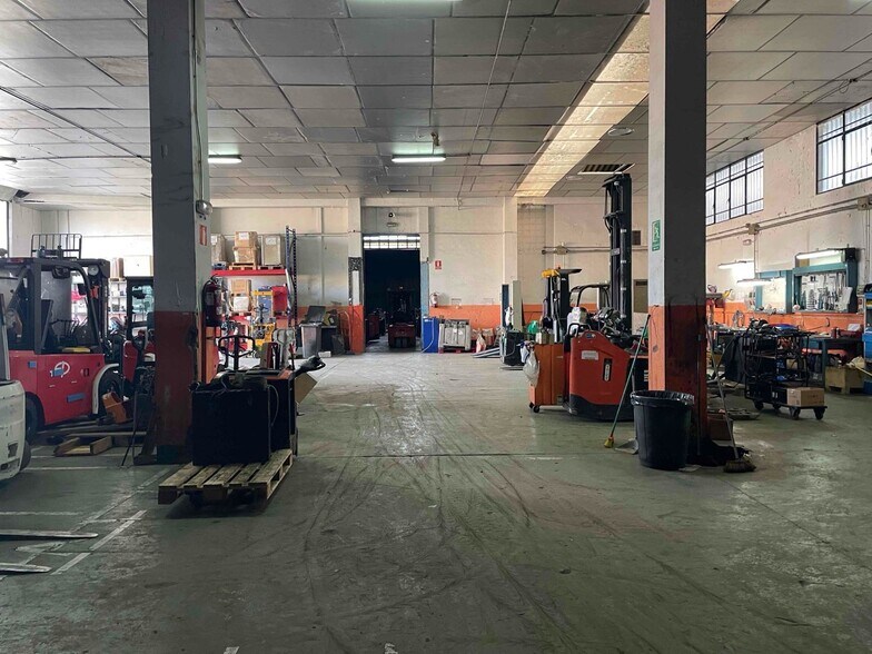 Industriel dans Arganda del Rey, Madrid à vendre - Photo du bâtiment - Image 2 de 15