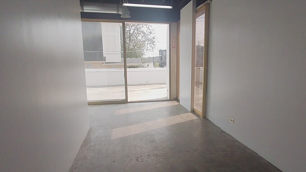 1612 Cleveland Ave, Atlanta, GA à louer - Vidéo sur l’inscription commerciale - Image 2 de 15