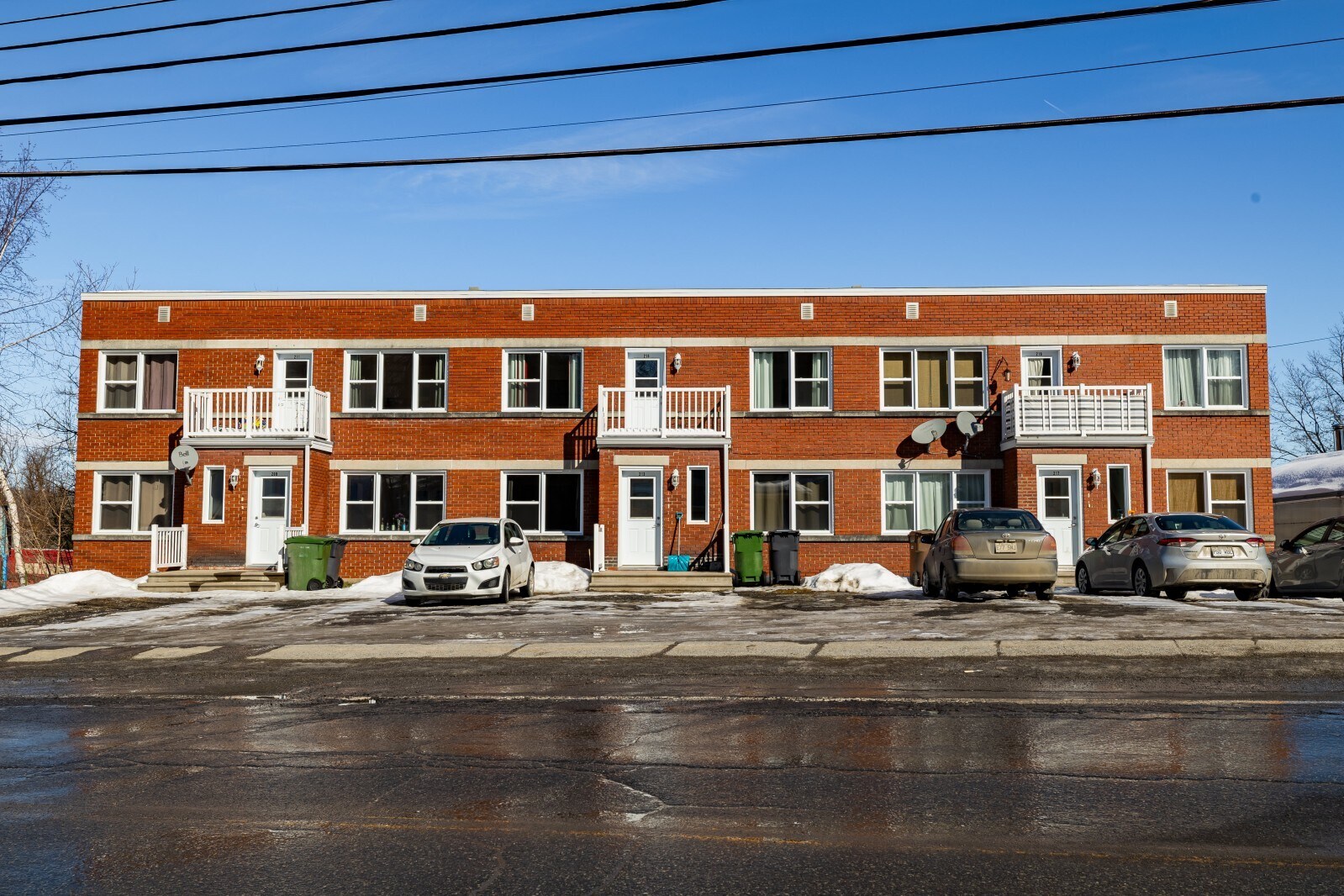 209-219 Rue Saint-Lambert, Sherbrooke, QC for sale Primary Photo- Image 1 of 1