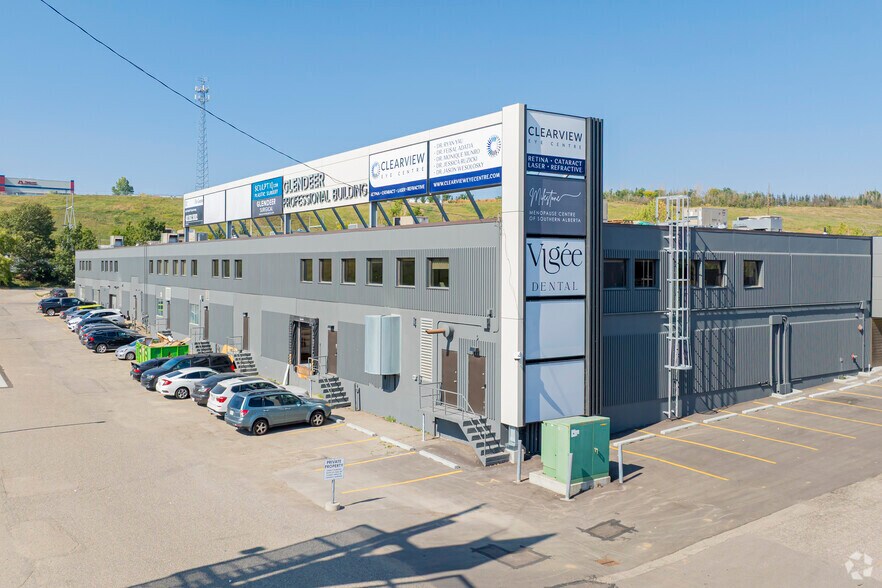 1035 64th Av SE, Calgary, AB à louer - Photo du bâtiment - Image 3 de 12