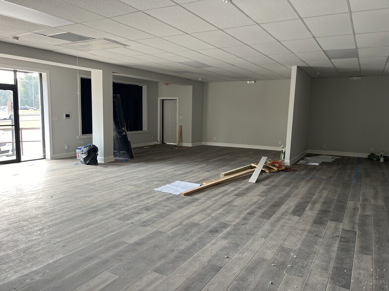 4975 Highway 78, Lilburn, GA for lease - Interior Photo - Image 2 of 6