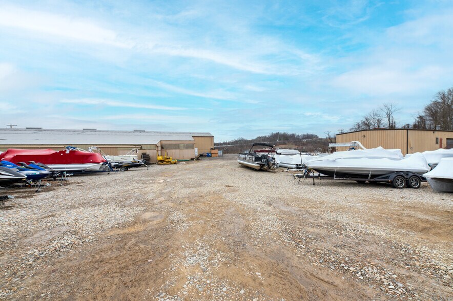 2101 Pleasant Valley Rd, Fairmont, WV à vendre - Photo du bâtiment - Image 2 de 14