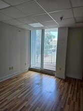 33 6th St S, Saint Petersburg, FL for lease Interior Photo- Image 2 of 3