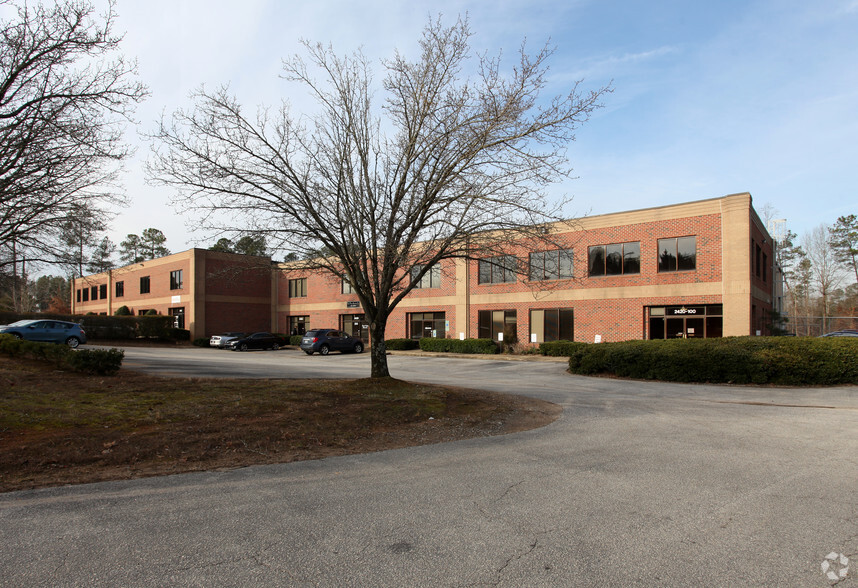 2420-2428 Reliance Ave, Apex, NC for lease - Building Photo - Image 3 of 8