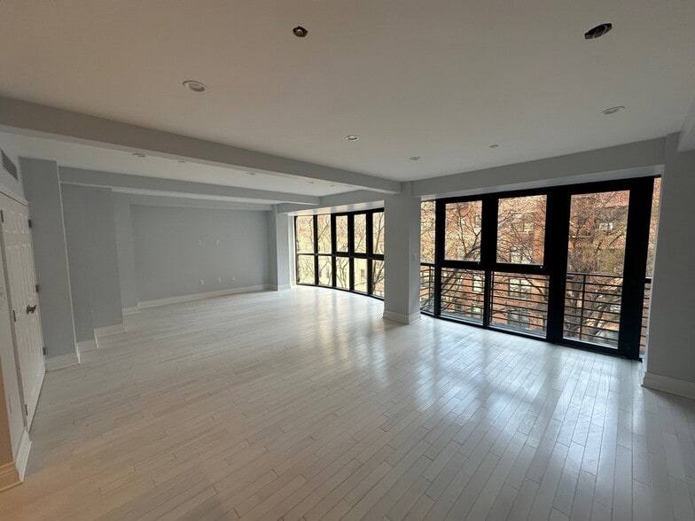 335-337 W 55th St, New York, NY for sale - Interior Photo - Image 3 of 9