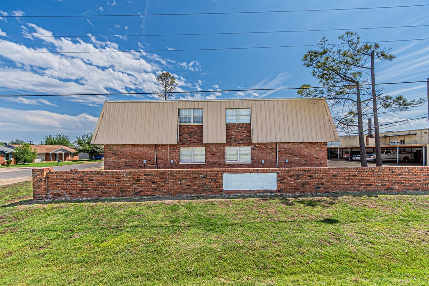 1621 N 13th St, Frederick, OK à vendre - Photo du bâtiment - Image 2 de 9