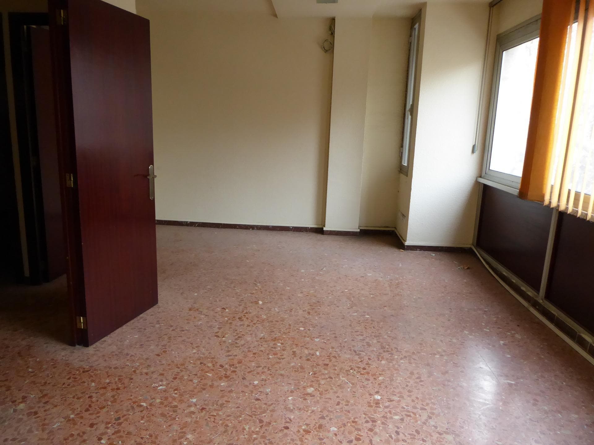 Office in Manresa, Barcelona for lease Interior Photo- Image 1 of 4