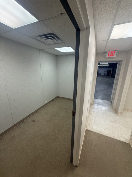 5538 Maccorkle Ave SE, Charleston, WV for lease - Building Photo - Image 2 of 11