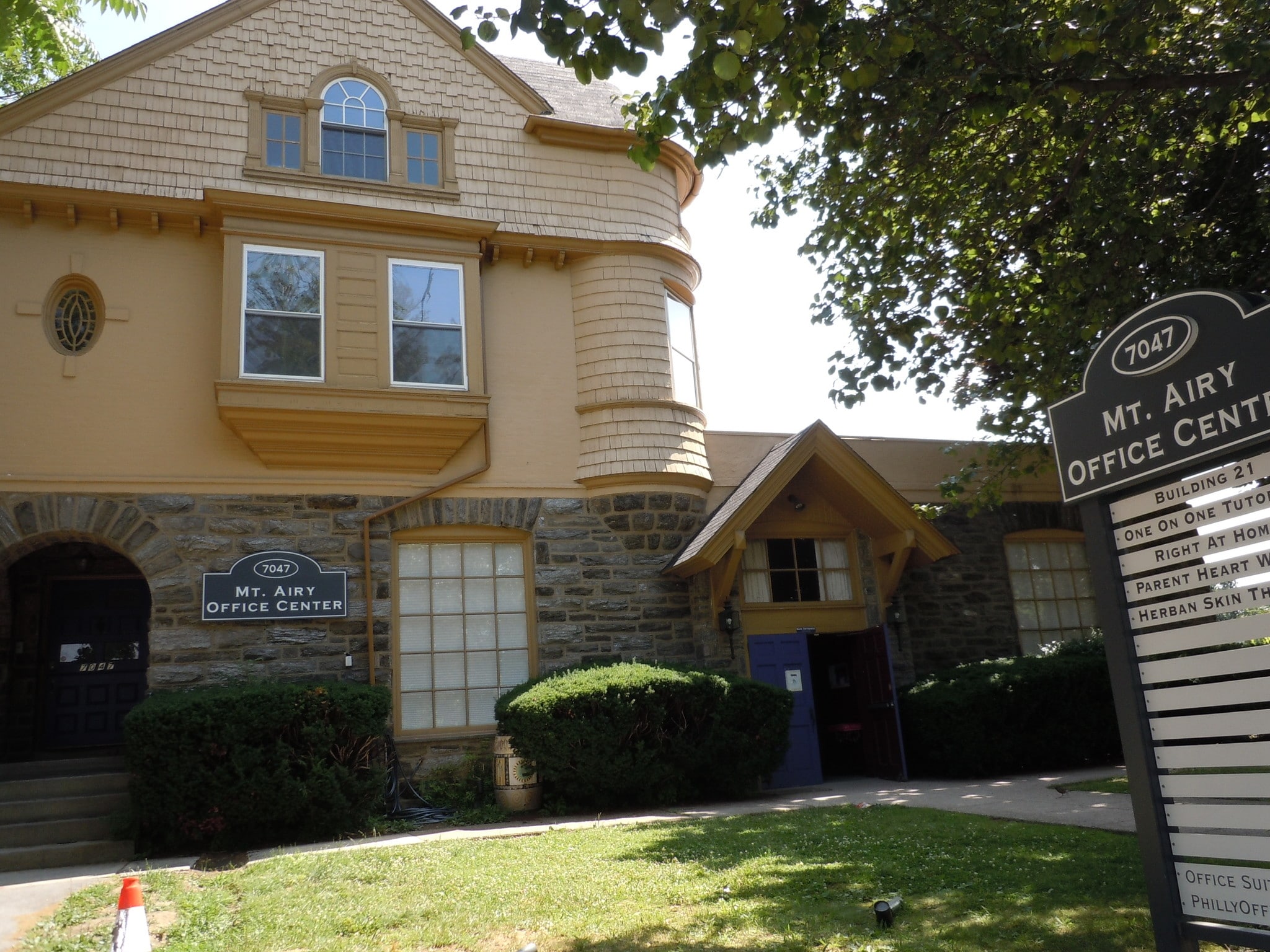 7045-7047 Germantown Ave, Philadelphia, PA à louer Photo principale- Image 1 de 13