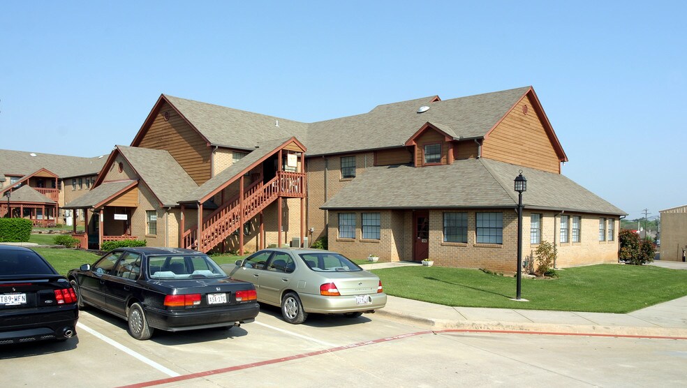 416 N Main St, Euless, TX à louer - Photo du bâtiment - Image 2 de 5