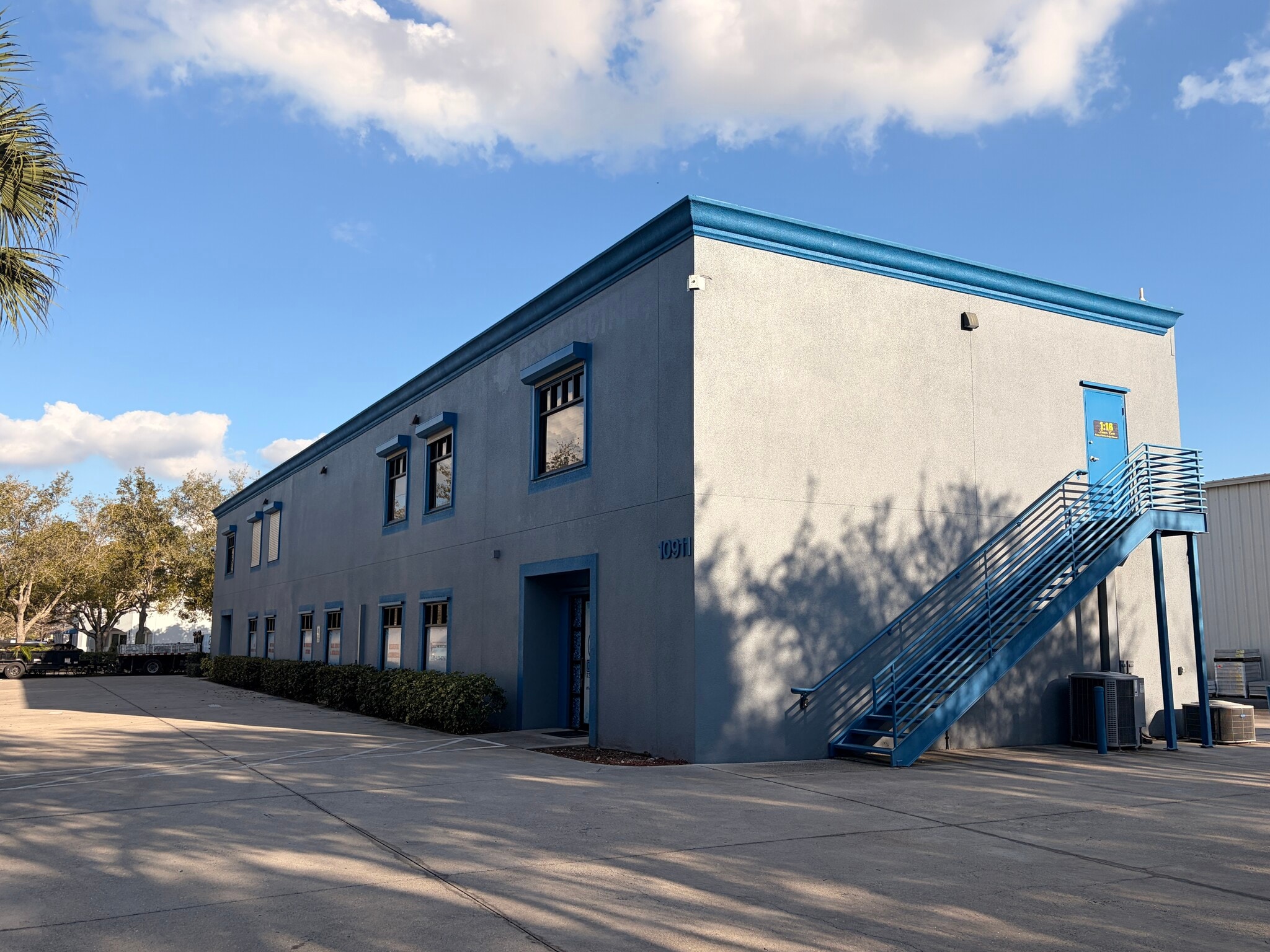 10911 Harmony Park Dr, Bonita Springs, FL for sale Primary Photo- Image 1 of 25