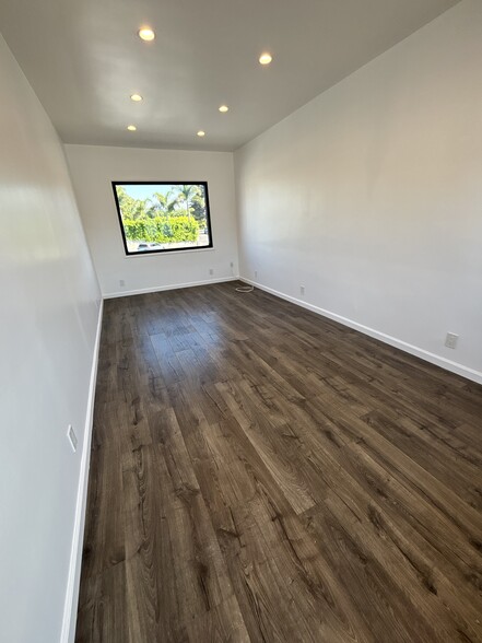 3601-3609 1/2 W Magnolia Blvd, Burbank, CA for lease - Interior Photo - Image 2 of 20