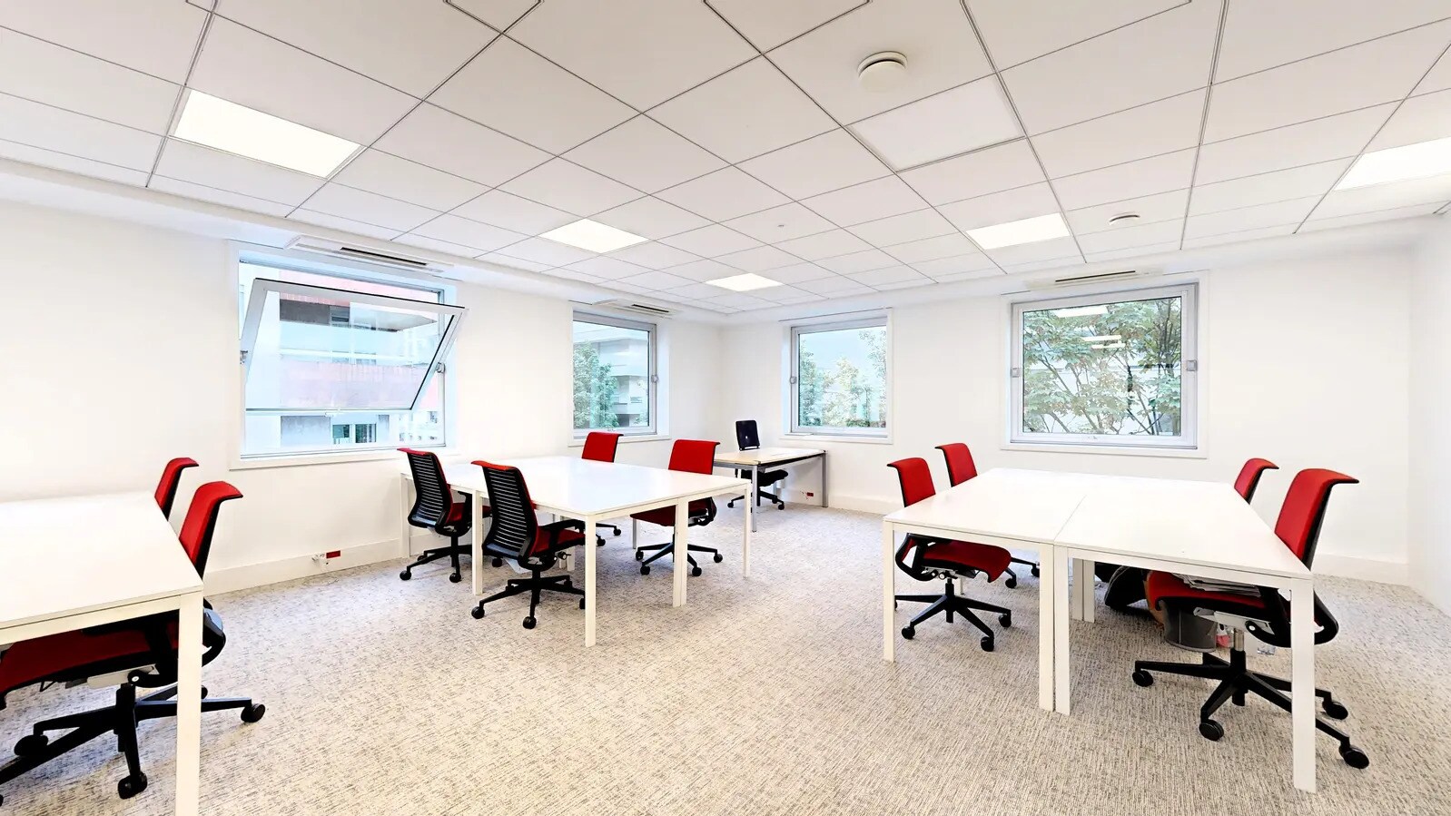 13 Bis Rue De L'Abreuvoir, Courbevoie for lease Building Photo- Image 1 of 13