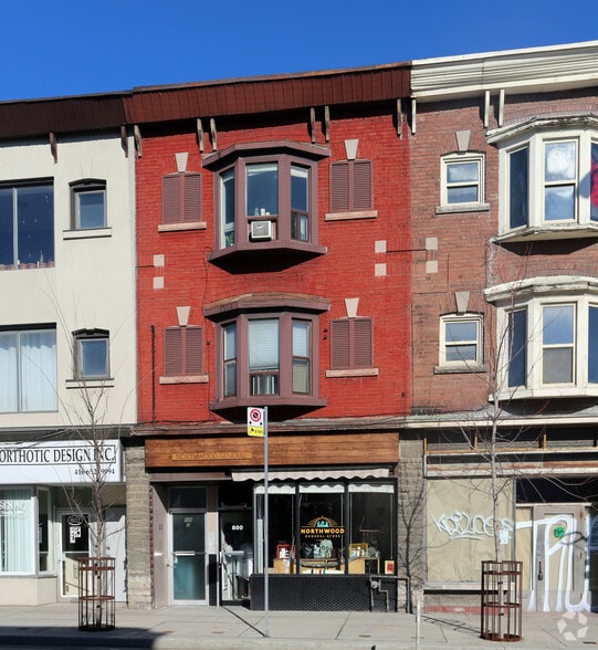 800 Bloor St W, Toronto, ON à louer - Photo du bâtiment - Image 3 de 3