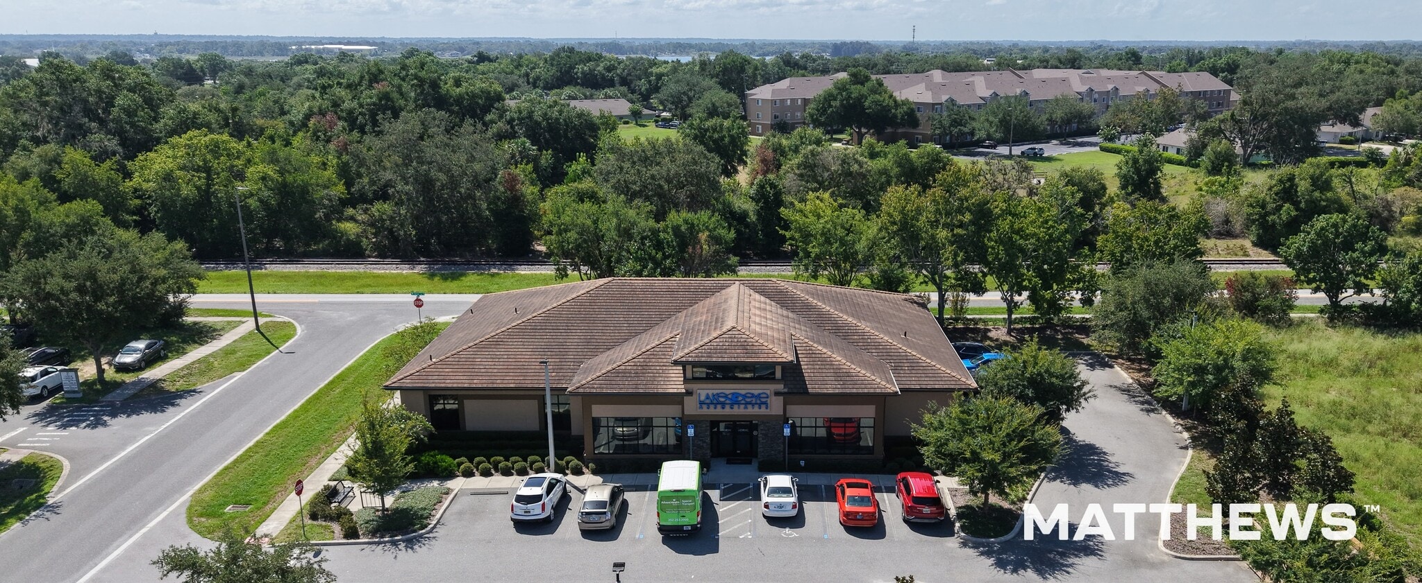 1852 Mayo Dr, Tavares, FL à vendre Photo principale- Image 1 de 5