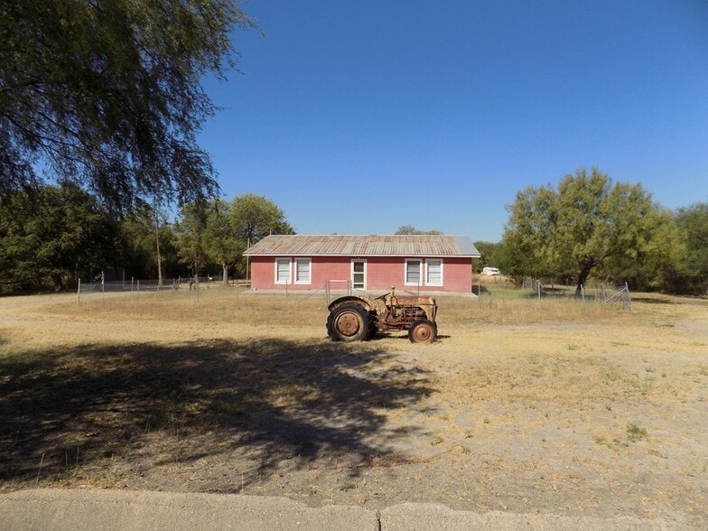 849 Lowe Rd, Quemado, TX à vendre - Photo du bâtiment - Image 3 de 15