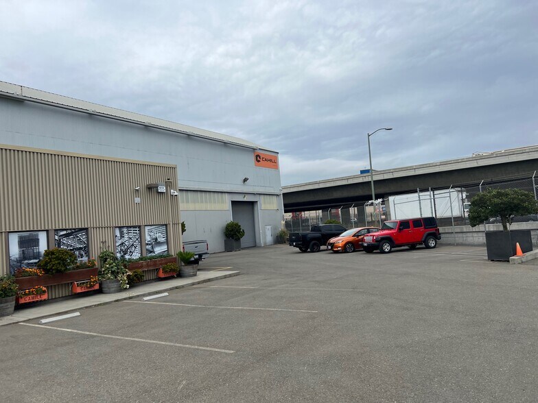 4401 Oakport St, Oakland, CA à vendre - Photo du bâtiment - Image 3 de 4