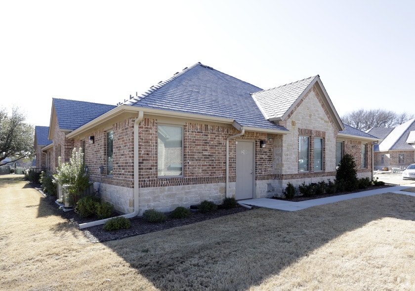 1070 W Campbell Rd, Richardson, TX à louer - Photo du bâtiment - Image 2 de 4