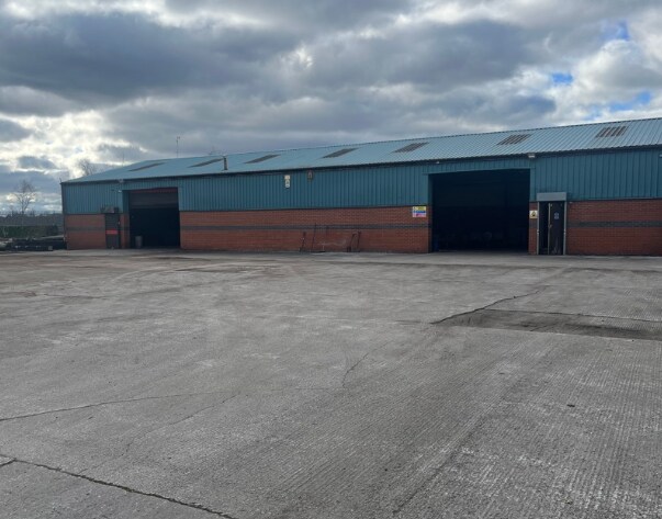 2 Worsley Brow, St Helens à louer - Photo du bâtiment - Image 2 de 8