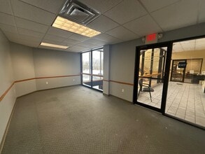 1145 Bower Hill Rd, Pittsburgh, PA for lease Interior Photo- Image 1 of 6