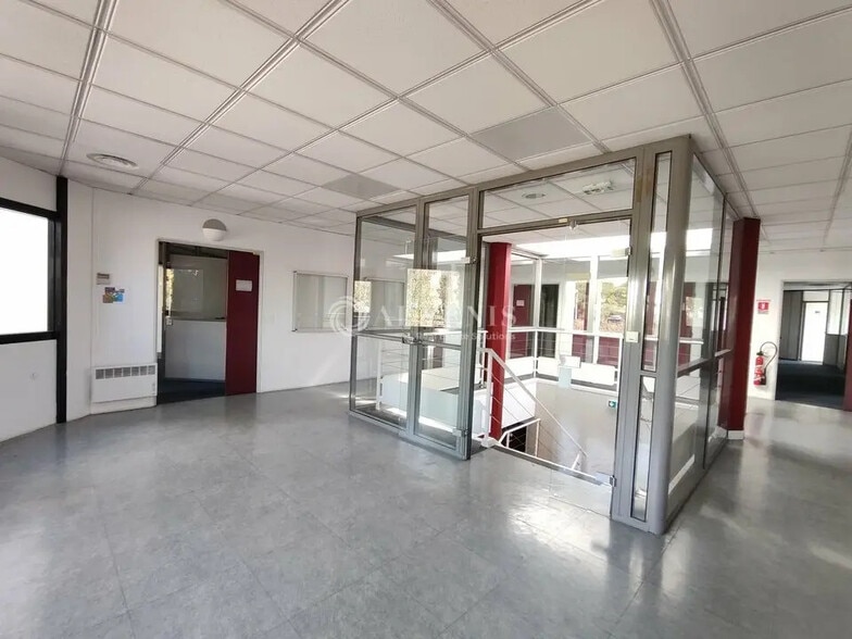 Office in Montpellier for lease - Interior Photo - Image 2 of 7