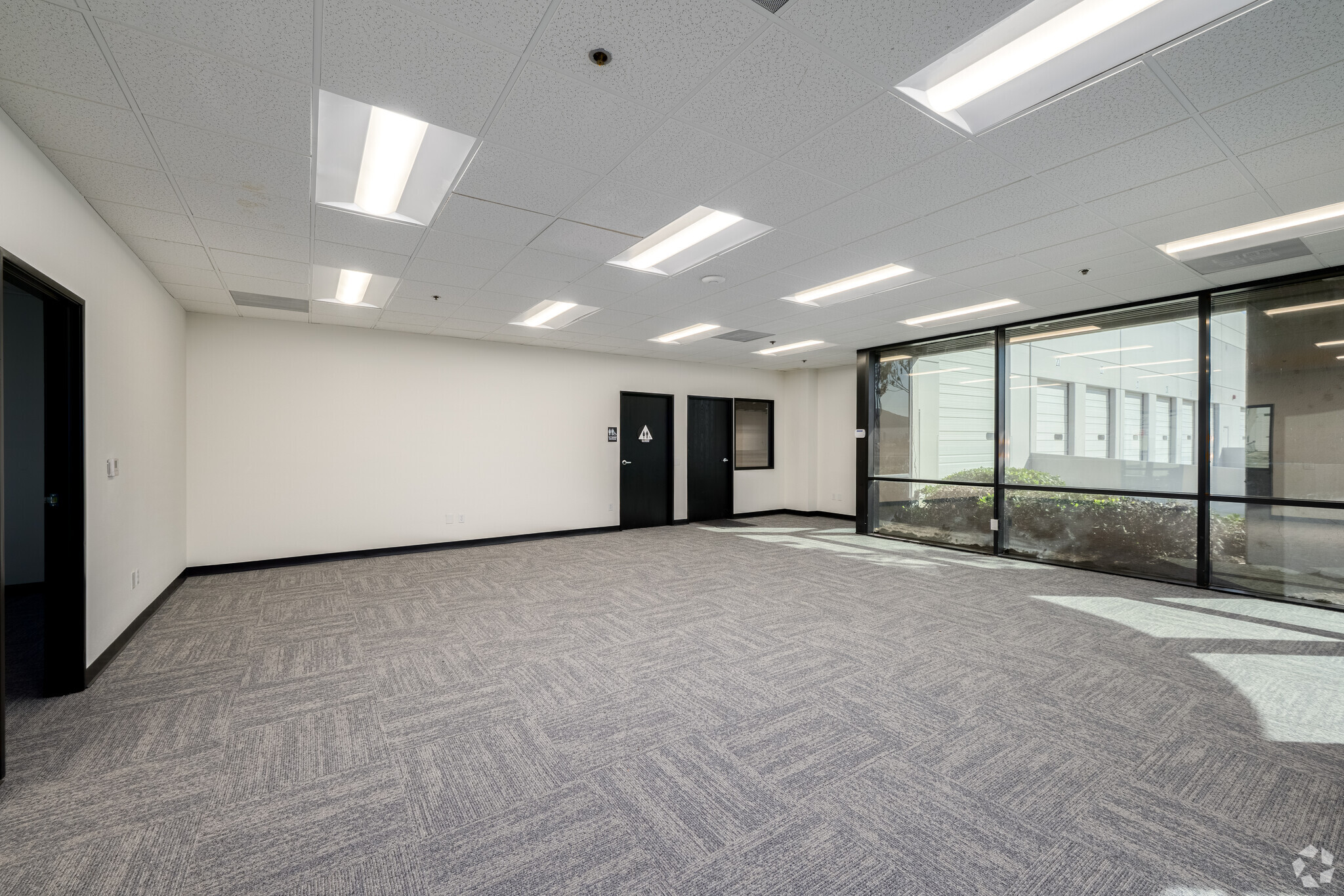 11070 Mulberry Ave, Fontana, CA for lease Interior Photo- Image 1 of 14