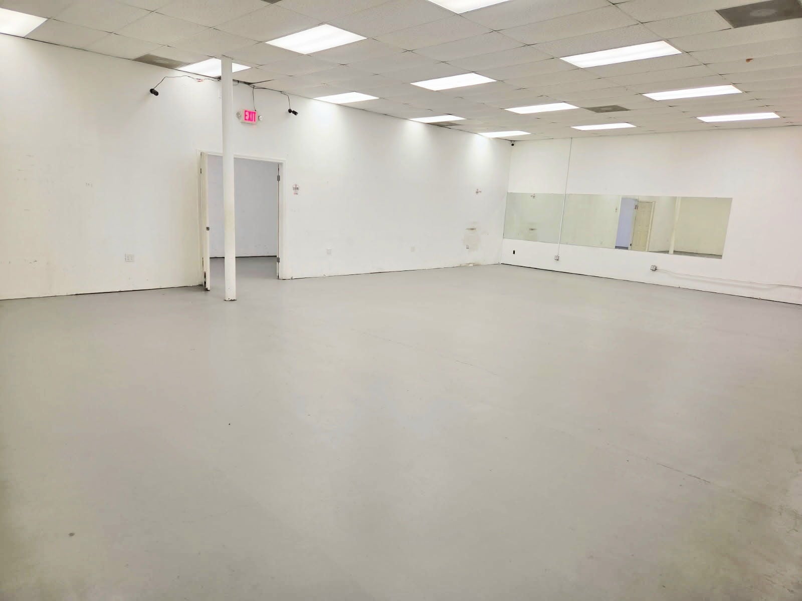 11101 Leopard St, Corpus Christi, TX for lease Building Photo- Image 1 of 2