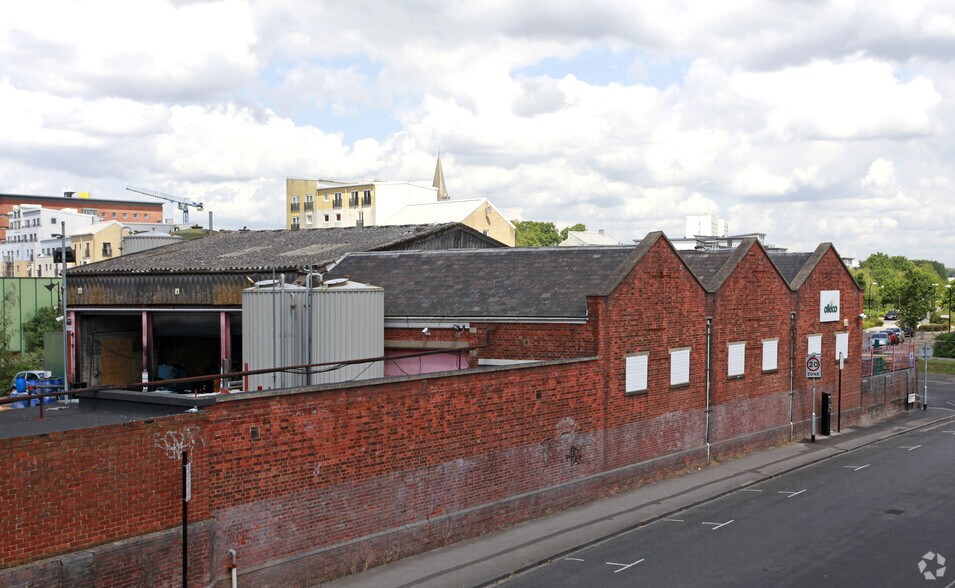 Royal Crescent Rd, Southampton à vendre - Photo du bâtiment - Image 2 de 3