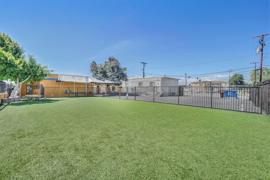 4513 E Compton Blvd, Compton, CA for sale - Building Photo - Image 3 of 12