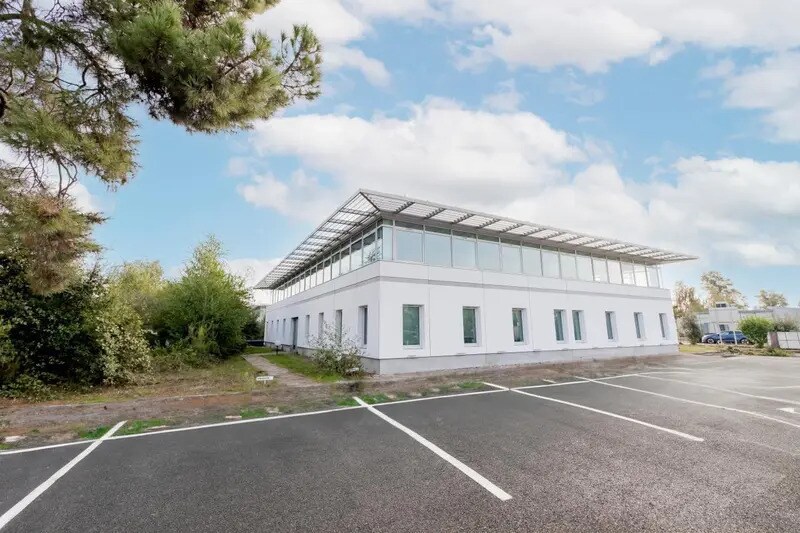 Office in Pessac for lease Building Photo- Image 1 of 10