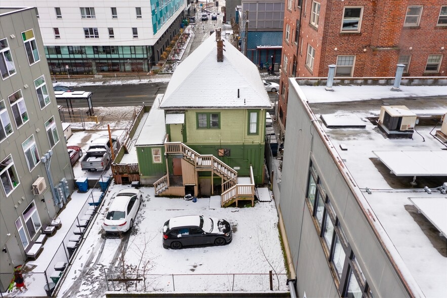 916 E John St, Seattle, WA for lease - Building Photo - Image 2 of 4