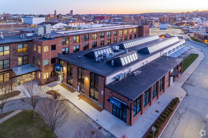 313-317 Iron Horse Way, Providence, RI à louer - Photo du bâtiment - Image 3 de 20