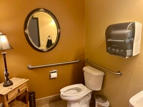 1526 S Commercial St, Neenah, WI for lease Interior Photo- Image 2 of 7