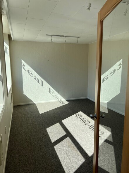 150 N Maple St, Yamhill, OR à vendre - Photo intérieure - Image 3 de 6