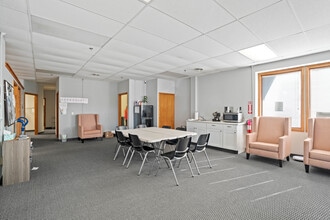 2301-2359 Silvernail Rd, Pewaukee, WI for lease Interior Photo- Image 1 of 14