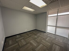 615 W Jefferson St, Springfield, IL for lease Interior Photo- Image 2 of 18